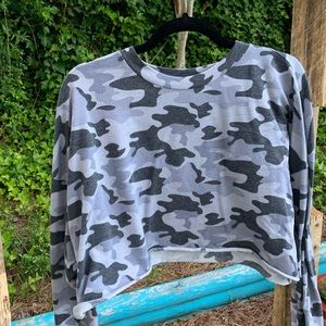 camo crop top